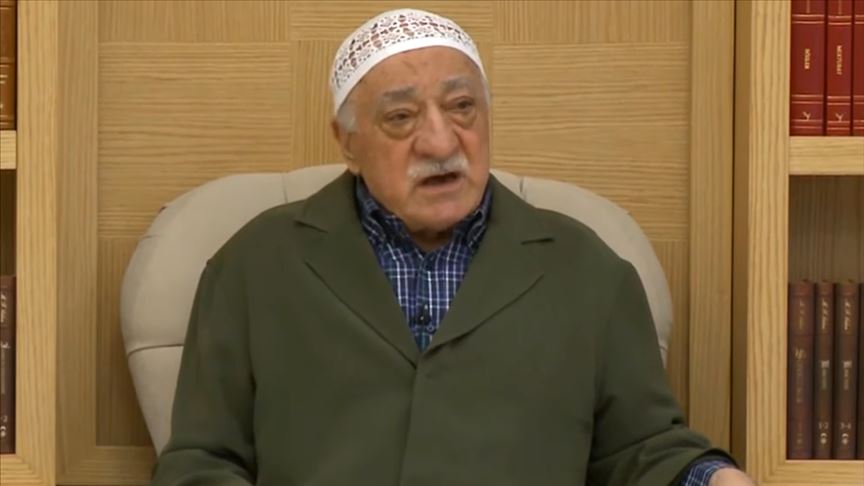 "Gülen, darbe talimatını 'Giysi Dili' ile verdi" yeşil TSK, mavi polis!