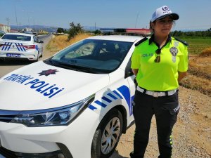 Edremit’te trafiğe kadın eli