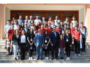 Teknofest’e damga vuran öğrencilere ödül