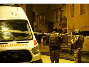 Teröristlerin cesetleri evden çıkarıldı