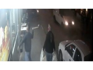 Sipariş cinneti...Bursa’da işyerini baltayla basıp camlarını işte böyle kırdılar