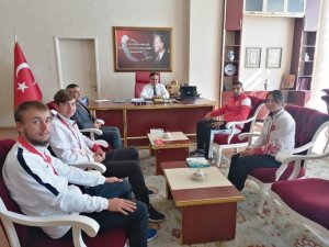 Şampiyon sporculardan Simav Kaymakam Halim’e ziyaret