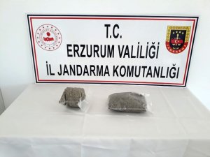 Yolcunun sırt çantasında 1 kilo bonzai ele geçirildi