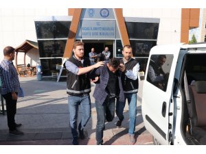 Kaçarken polisi ezip yaralayan 4 kişilik azılı hırsızlık çetesi yakalandı