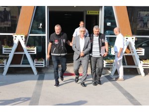 Konuşmasını beğenmediği için ortağını vurdu, teslim oldu