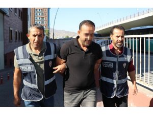 30 bin TL’ye sattıkları kepçeyi kaçırıp dolandırdılar