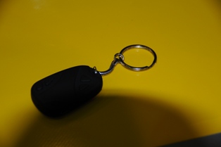 Kuşkulanan eşlere anahtarlık kamera