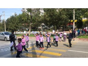 Şuhut’ta ’Yaya Güvenliğinin Nöbetçisiyiz’ uygulaması