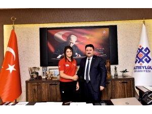 Şampiyon judocu Habibe Altıeylül’de