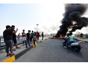 Bağdat’ta hükümet karşıtı gösteriler devam ediyor: 15 yaralı