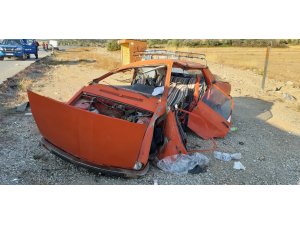 GÜNCELLEME - Kütahya'da iki otomobil çarpıştı: 1 ölü, 2 yaralı