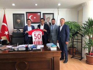 Acıgöl ve Gülşehir Belediye başkanları, Nevşehir Belediyespor’a destek verdi