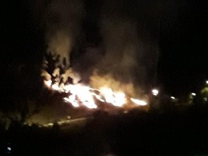 Nallıhan’da havai fişekler yangına neden oldu