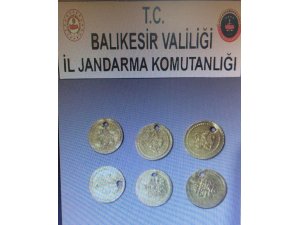 Balıkesir’de  6 altın sikke yakalandı