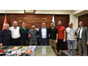 Paşa’da imzalar peş peşe geldi