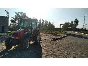 Kars’ta elektrik direğini çalan iki kişi suçüstü yakalandı