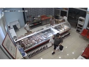 Manavgat kasaplarının korkulu rüyası, kendisini öğretmen olarak tanıtan kadın