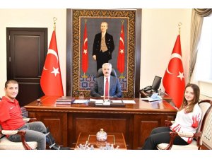 Isparta Valisi Seymenoğlu: "Göğsümüzü kabartıyor, gözlerimizi yaşartıyorsunuz"