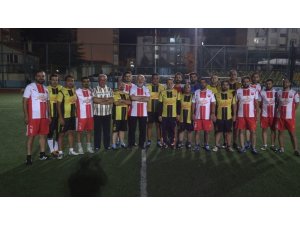 Başkanın 4 gol attığı maçta gazeteciler galip geldi: 10 - 9