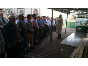 Kazada hayatını kaybeden hamile kadın toprağa verildi