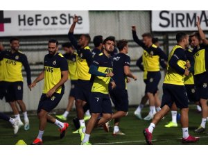 Fenerbahçe kampa girdi