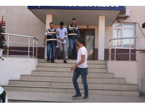 Ayvalık Polisi’nin yakaladığı 2 telefon dolandırıcısı tutuklandı