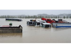 Mitag tayfununda ölü sayısı 10’a yükseldi