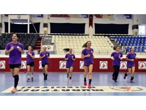 Muratpaşa Belediyesi kadın hentbol takımı sezonu açıyor