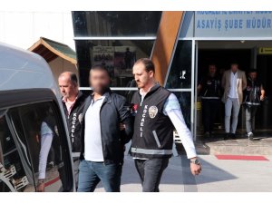 Kocaeli’de genç çifti evinde gasp eden sahte polisler yakalandı