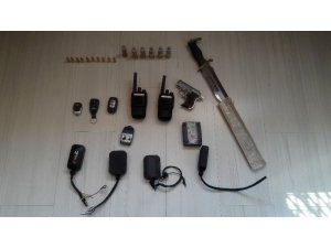 Otomobil hırsızlarının yeni yöntemi hayrete düşürdü, hırsızlık anları güvenlik kamerasında