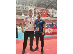 Kağıtsporlu boksör, Türkiye Şampiyonası yolcusu