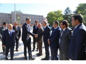 "Eğitimde altyapının zenginleşmesi için çalışıyoruz"