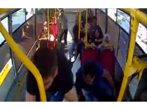 Avcılar’da 5 kişinin yaralandığı kaza anı otobüs kamerasında