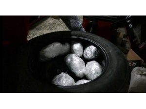 Lastikte zulalanan 1,5 kilo skunk maddesi ele geçirildi