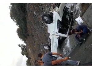 Kamyonet takla attı: 2 yaralı