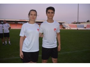 Isparta’da abla - kardeş futbol hakemleri