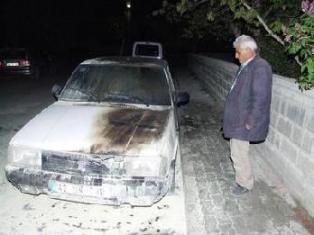Konya'da otomobil kundaklandı