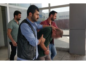 Kavgayı ayırmak isterken iki kişiyi bıçaklayan tutuklandı