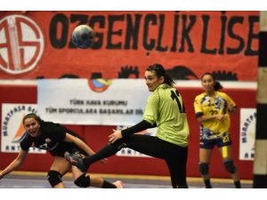 Paşanın Melekleri galibiyetle başladı