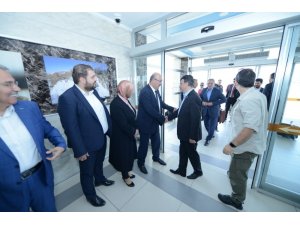 Van’da AK Parti yeni ilçe başkanlarına görkemli karşılama