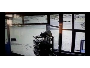 Şanlıurfa’da 16 askerin yaralandığı kaza kamerada