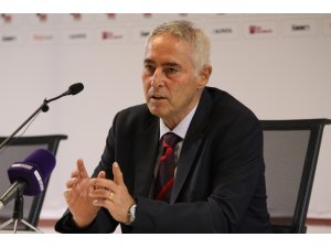 Coşkun Demirbakan, "Takımın geleceği umut verici"
