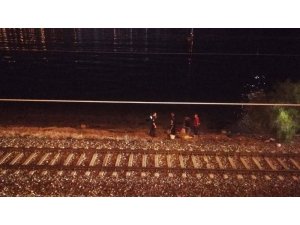 İzmir’de trenin çarptığı vatandaş hayatını kaybetti