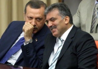 Başbakan 7 uçak kazası atlattı