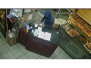 Fırındaki sadaka kutusunu çaldı