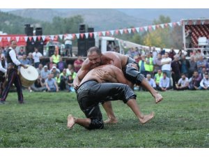 Osmancık güreşleri Kırkpınar’ı aratmadı