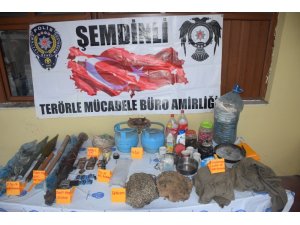 Hakkari’de yaşam malzemesi ve mühimmat ele geçirildi