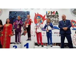 Samsunlu 2 genç kız Dünya Muaythai şampiyonu oldu