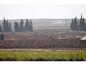 Suriye sınırındaki mevzilere tank ve obüs takviyesi