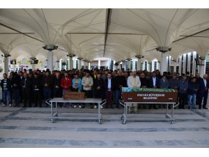 Üçüncü kattan aşağı atıldığı iddia edilen 2.5 aylık bebek toprağa verildi